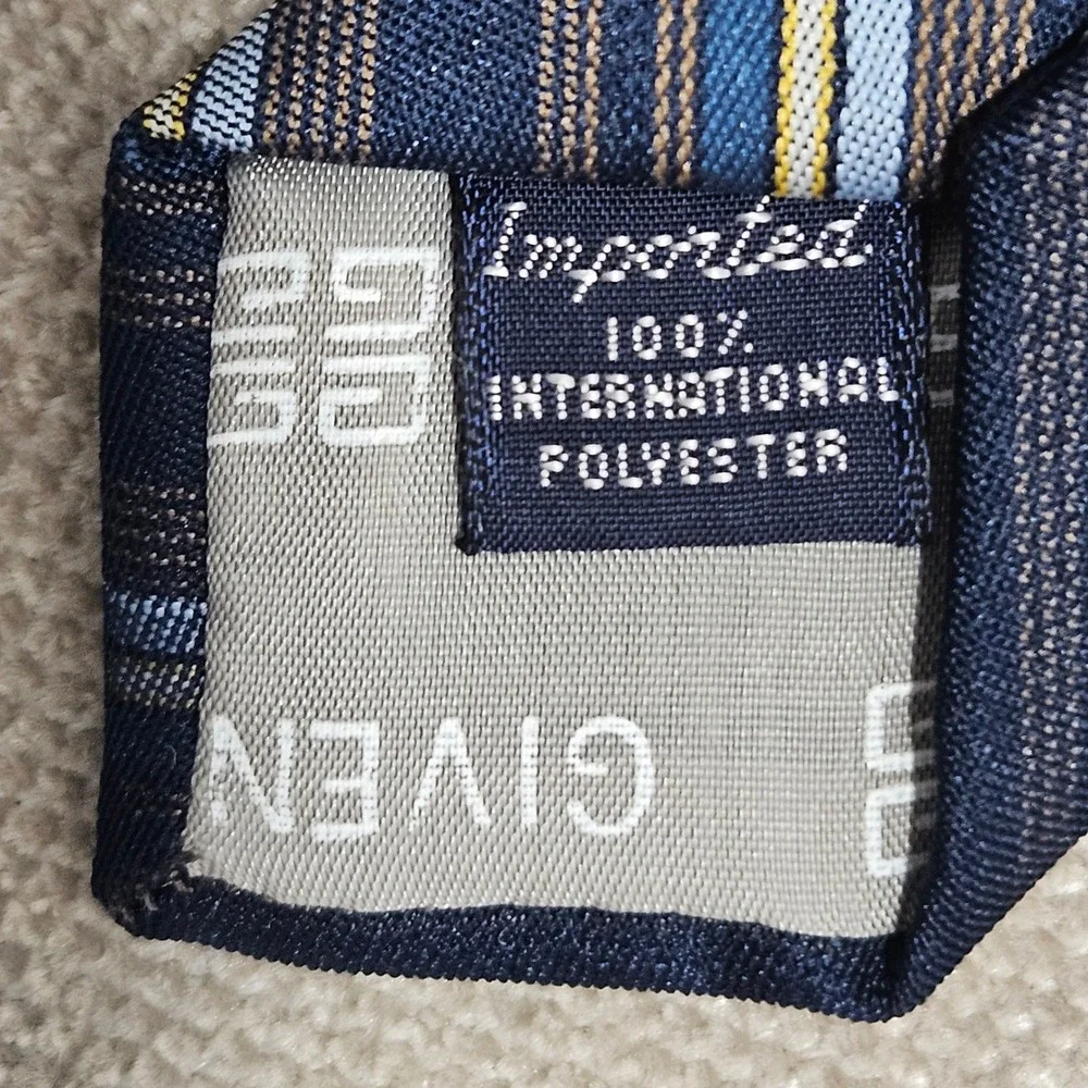 Givenchy Tie Mens OS Navy Striped Gentlemen Paris Vintage Silk Feel Logo 57x3